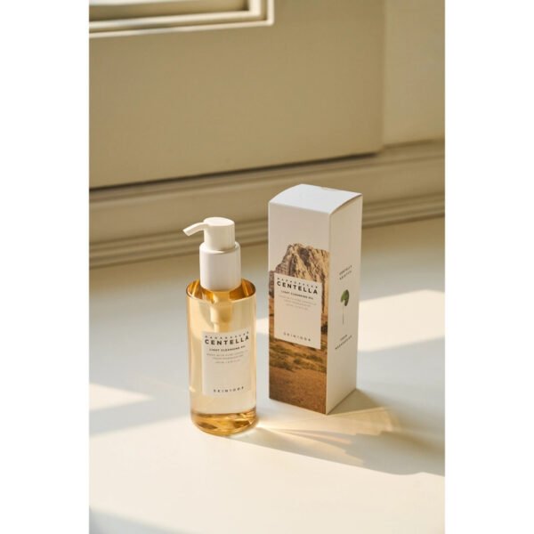 Madagascar Centella Light Cleansing Oil - Image 2